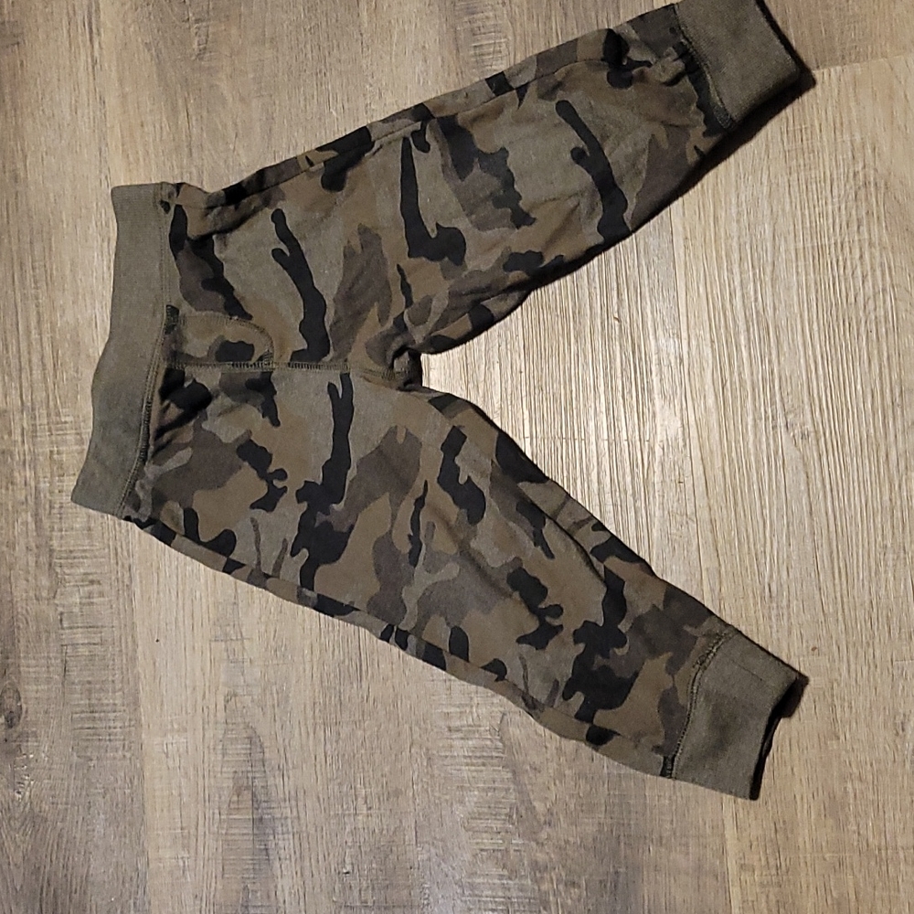 Camo Sweatpants . 18-24m